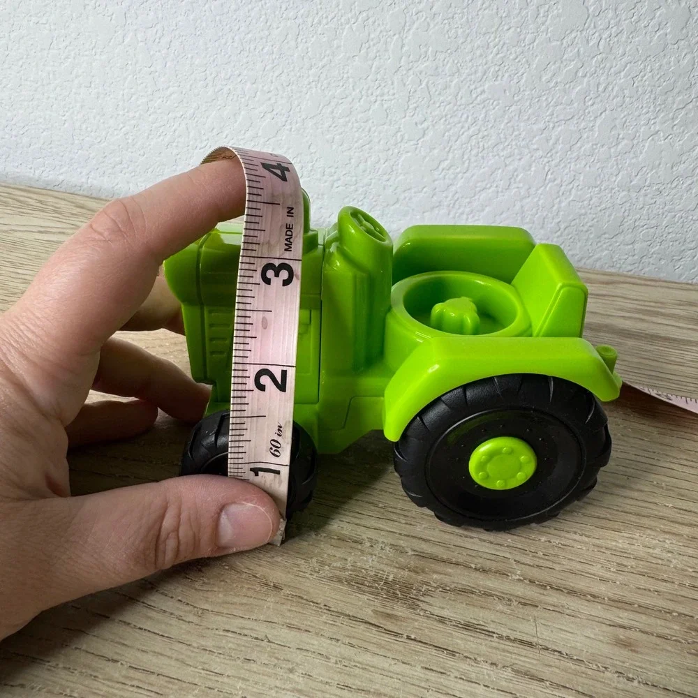 Fisher-Price Little People Red‎ Fire Truck and Helpful Harvester Green Tractor